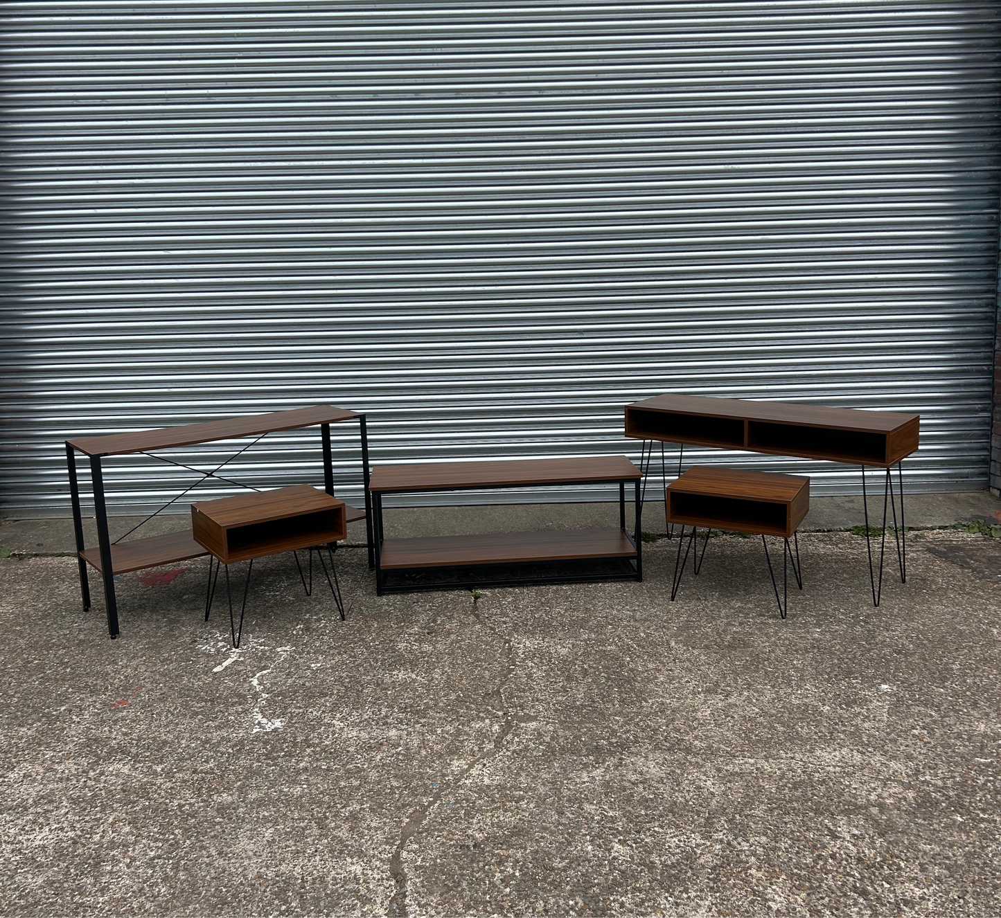 5-Piece Industrial Style Furniture Set – Rustic Wood and Metal Finish