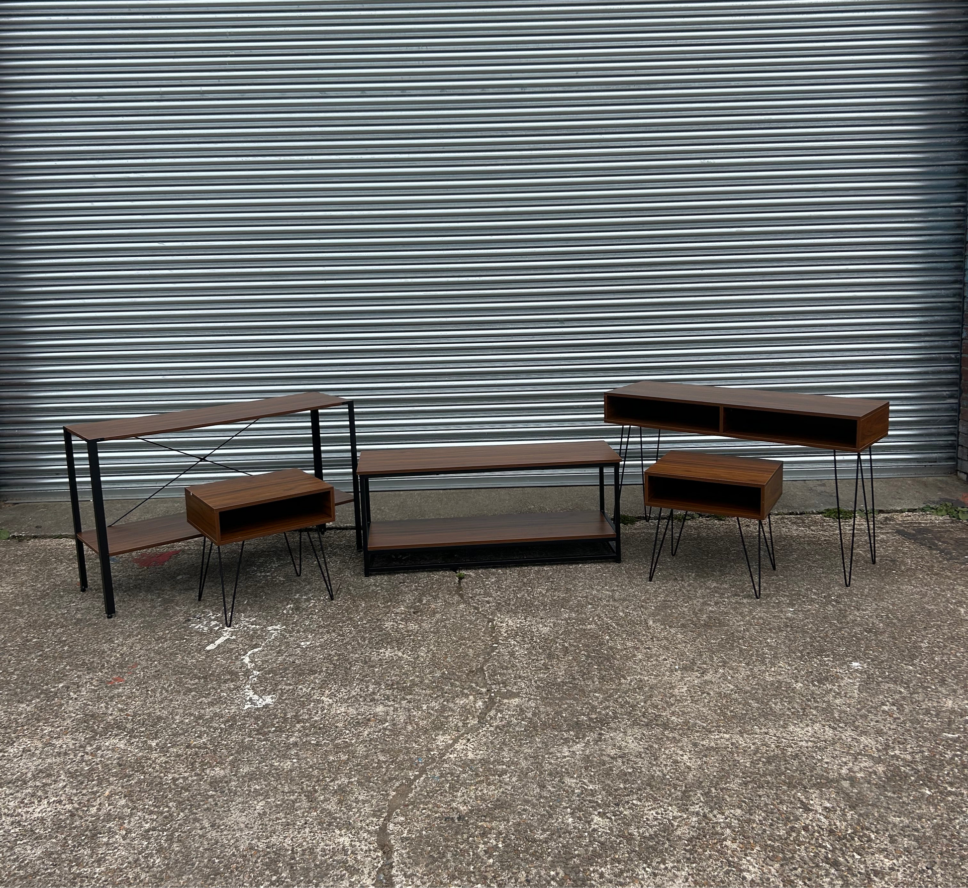 5-Piece Industrial Style Furniture Set – Rustic Wood and Metal Finish